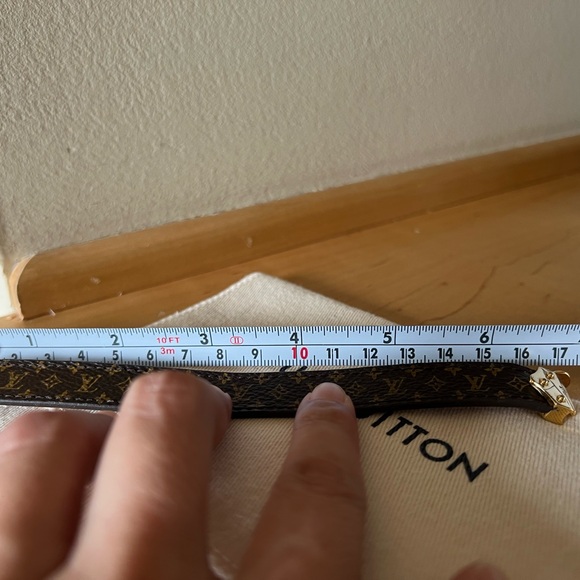 Louis Vuitton - Picture 4 of 11